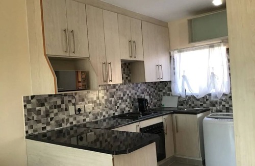 Kempton Park House | Modern 2 beds apartment 13km to OR Tambo Airport