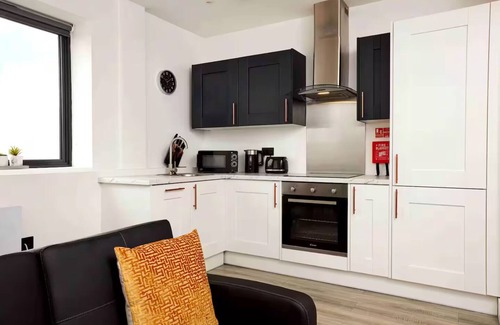 Norwich House | Modern 2-BR Home w/Lift Access in Central Norwich