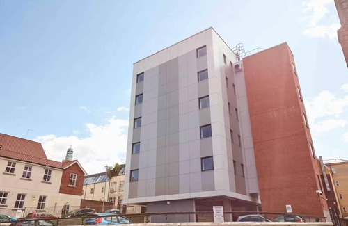 Norwich House | Modern 2-BR Home w/Lift Access in Central Norwich