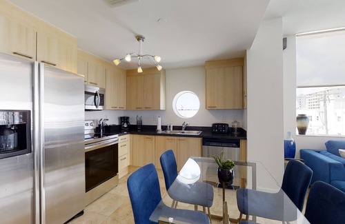 South of Fifth Condo | Modern 2BD in South Beach - Steps to the beach
