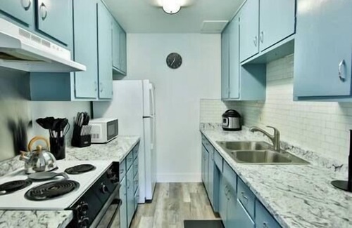 Arden-Arcade Apartment | Modern 2BR/1BA Sacramento Apt- Centrally Located-2