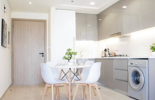 Trade Centre 1 Apartment | Modern 2BR Near Downtown - Sleeps 6 - Pool & GYM