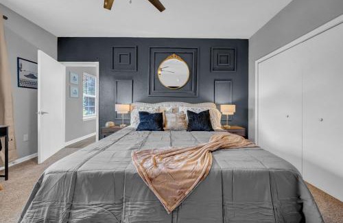 Tampa Apartment | Modern 2br Pool, Jacuzzi Pet-friendly #12