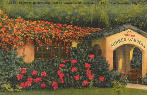 Childs Park Apartment | Modern 2BR Poolside Getaway