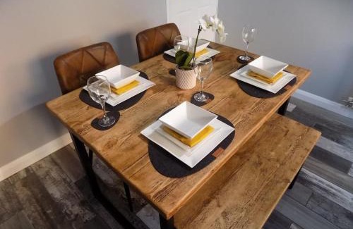 Lincoln House | Modern 3 Bed - Lincoln - Parking