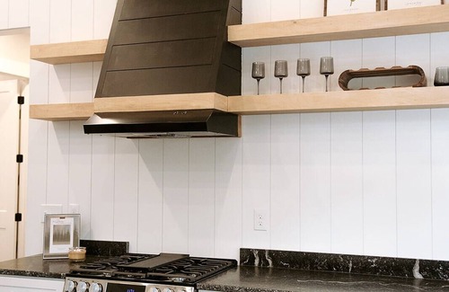 Marietta House | Modern 3-bedroom house with AC and WiFi in enchanting Slater-Marietta