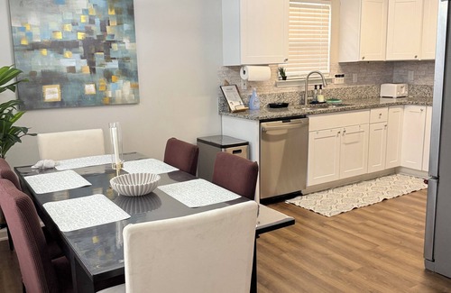 Prosperity Church Road House | Modern 3 BR 2 BA Home with Backyard – 8mi Downtown