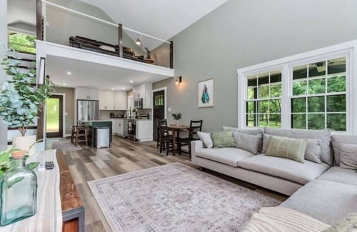 Belmont House | Modern 3 BR house in Belmont