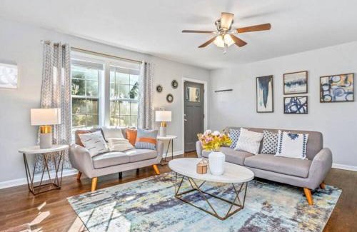 Atlanta House | Modern 3BD Cottage Home w/Private HotTub