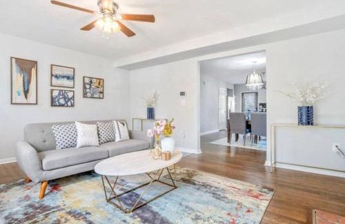 Atlanta House | Modern 3BD Cottage Home w/Private HotTub