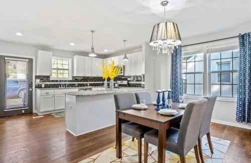 Atlanta House | Modern 3BD Cottage Home w/Private HotTub