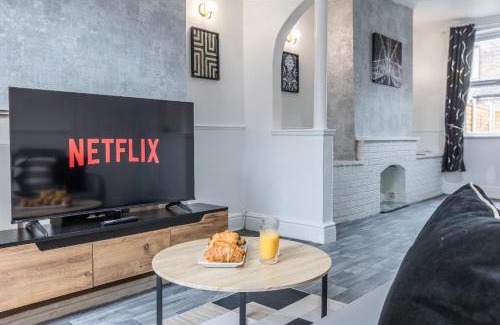 Swinton Apartment | Modern 3BD House in Salford, with free parking