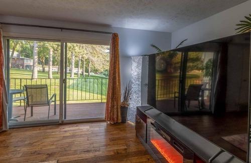 West Omaha Condo | Modern 3BR / 2BA Condo in the Heart of Omaha!