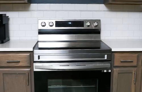 Seven Oaks House | Modern 3BR/3BA Brick Home for Luxury Stay Near Everything!