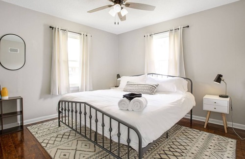 Ironton House | Modern 3br Gem in Heart of Ironton