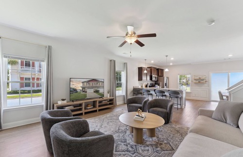 Port Wentworth House | Modern 3BR Pool Gym Near Savannah & Airport Dog Friendly Fenced Yard