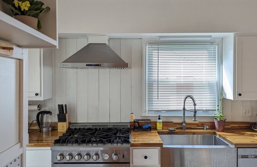 Durham House | Modern 3BR Ranch Near Duke & UNC - Chapel Hilln