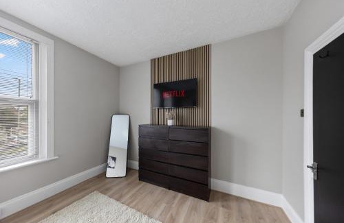 Gillingham House | modern 4 bdr house rock ave