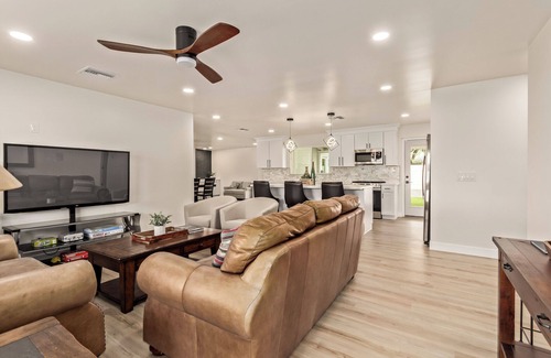 Papago Parkway House | Modern 4BR Home Pool South Scottsdale