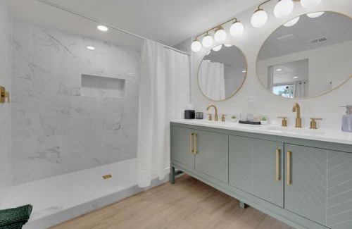 Paradise Valley Village House | Modern 4BR3Ba Home with Pool and Fire Pit