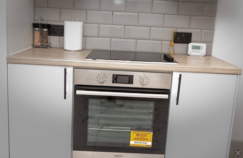 Gillingham House | Modern 5-bedroom House-Medway- Free Parking- Sleeps 10