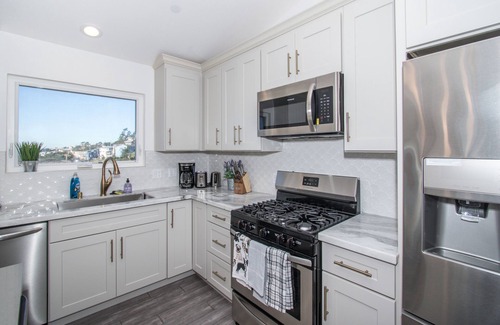 Pacifica House | Modern 8 bedroom Duplex -2 units- w/Ocean Views and over 4,000 sqft!