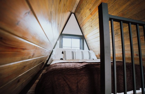 Coosa Resort | Modern A-Frame Cabin: Hot Tub, TV, & Lake Views