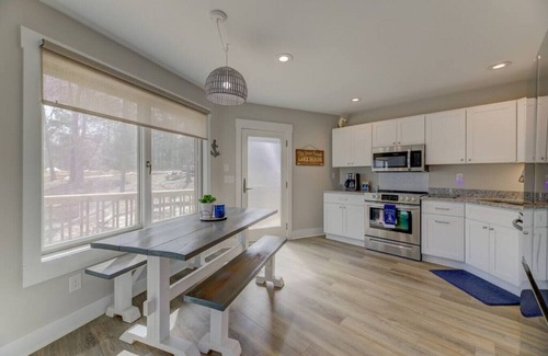 Leesville House | ✰ Modern A-Frame Lake House ✰ 4BR | Rent Jet Skis!