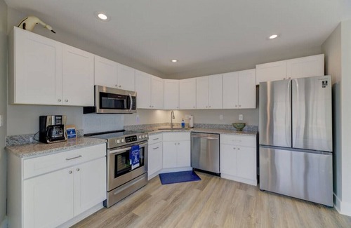 Leesville House | ✰ Modern A-Frame Lake House ✰ 4BR | Rent Jet Skis!