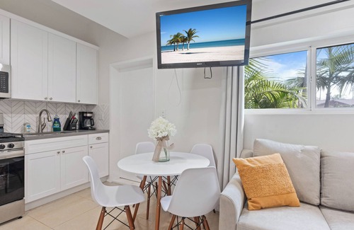 Harbor Gateway North House | Modern ADU in Gardena – Perfect for Relaxing Stays