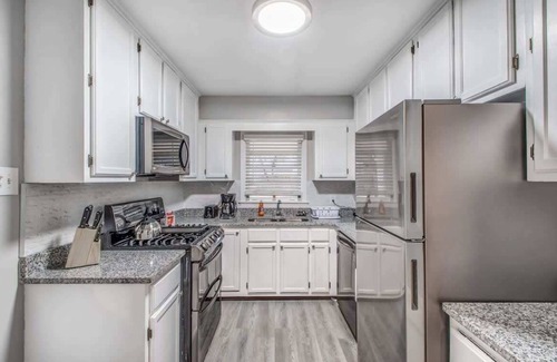 Memphis House | Modern Amenities, Near Downtown! Colonial Cottage