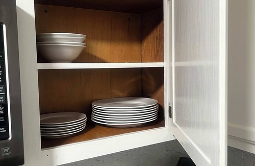 Memphis House | Modern Amenities, Near Downtown! Colonial Cottage