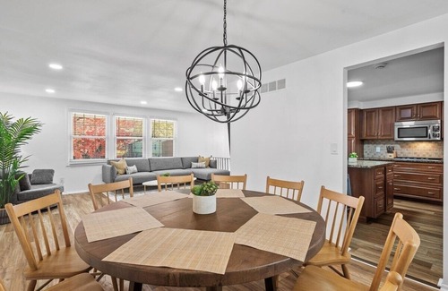 Cranberry Township House | Modern and Accessible 5 Bedroom Home in Cranberry, Pittsburgh with a Game Room