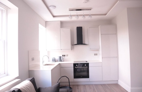 St. George's Apartment | Modern and Bright Flat- in Vibrant Camden