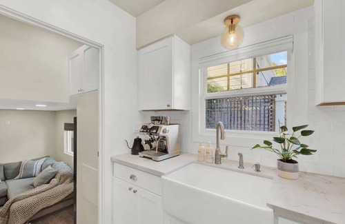 Napa House | Modern and chic Napa home, walking distance to downtown