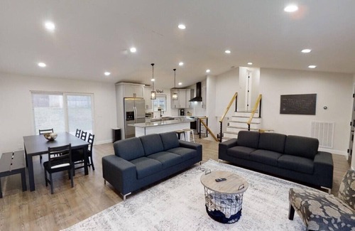 East Brainerd House | Modern and Cozy 4-bedroom home