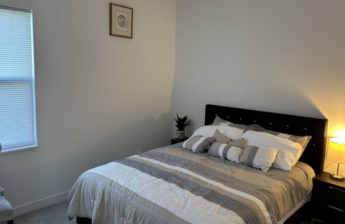 Whitestown House | Modern And Serene Suburb Oasis near Indy