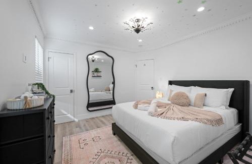 Pico - Robertson Apartment | Modern and Spacious 4 Bedroom Home