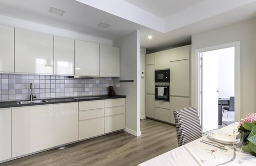 Indautxu Apartment | Modern and Spacious in the Centre