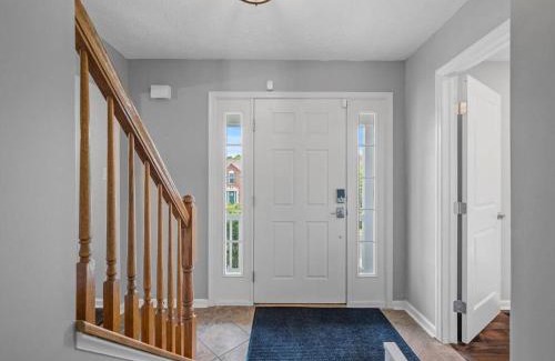 Cranberry Township House | Modern and Stylish 5 Bedroom Home in Cranberry/Pittsburg