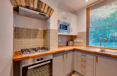 Cambridge City Centre House | Modern and Stylish Townhouse in City Centre Pass the Keys