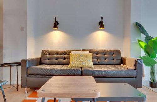 Cambridge City Centre House | Modern and Stylish Townhouse in City Centre Pass the Keys