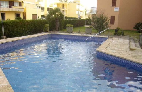 Urbanitzacio Gotmar Apartment | Modern apartment near the beach for 5 people with pool, AACC and WIFI