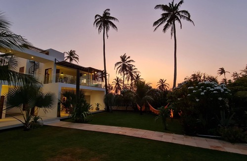 Acarai Apartment | Modern apartment in a small scale exclusive condominium Guajiru beach. (apto#1).