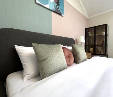 Lviv City Center Apartment | Modern Apartment, 5mins to Rynok Square