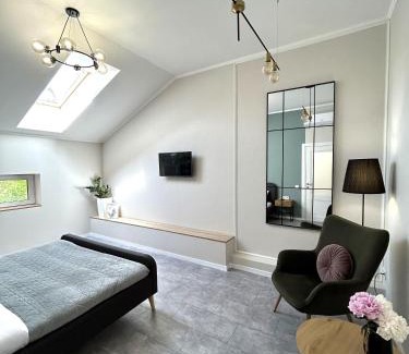 Lviv City Center Apartment | Modern Apartment, 5mins to Rynok Square