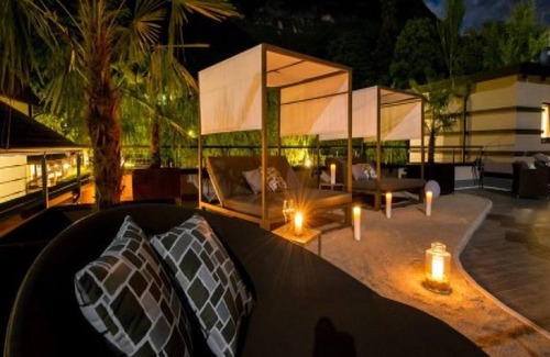 Caldaro Sulla Strada del Vino Apartment | Modern Apartment "App. Lagrein" with Mountain View, Wi-Fi, Garden, Pool