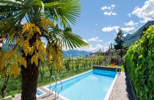 Caldaro Sulla Strada del Vino Apartment | Modern Apartment "App. Merlot" with Mountain View, Wi-Fi, Pool & Sauna