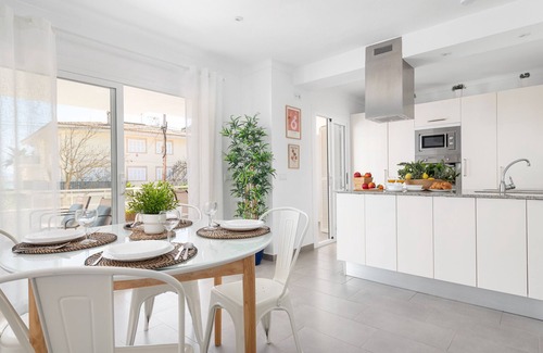 Alcudia Apartment | Modern Apartment for 5 on the beach of Alcúdia, with WiFi, AC and terrace