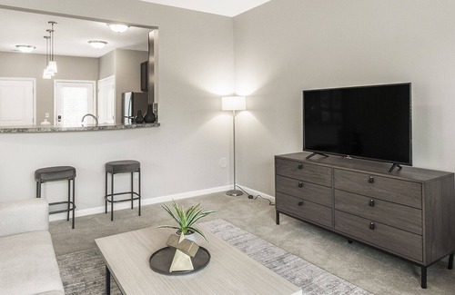 Sunbury Apartment | Modern Apartment in Prime Location (ID9540X31)